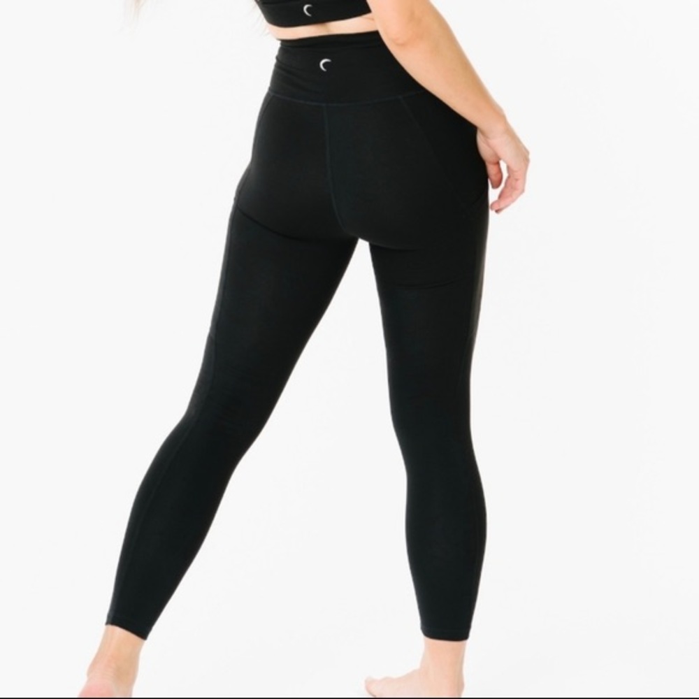 Zyia Black Pocket Hero Leggings size 4
